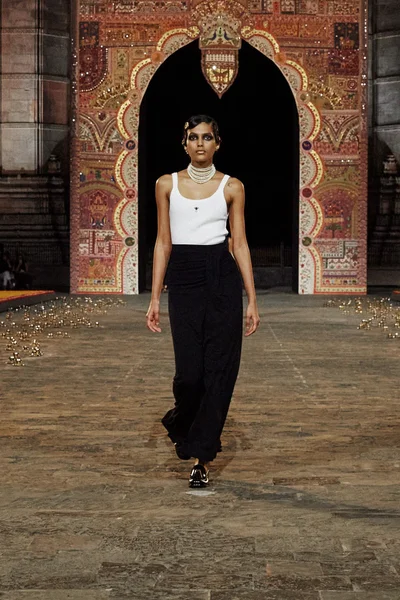 Look 4